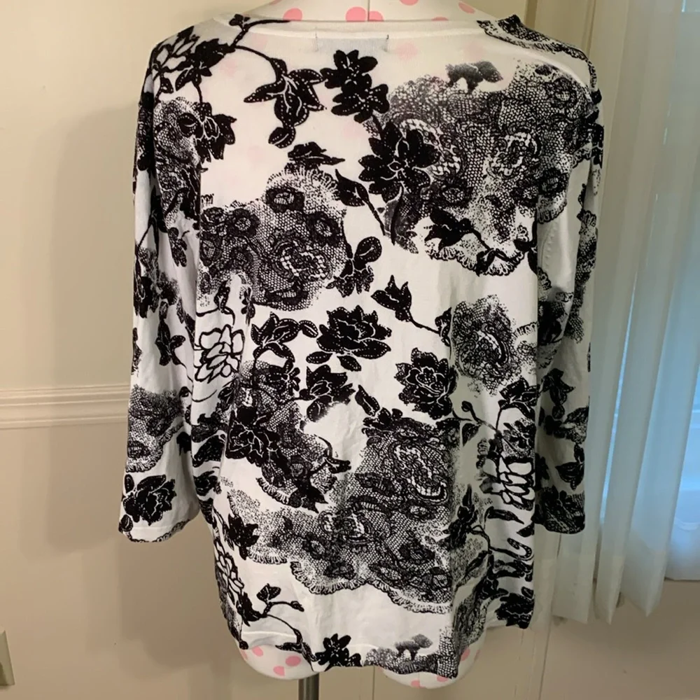 Style & Co BBW Black & White Floral sequined Sweater Size 2X like NEW Beautiful